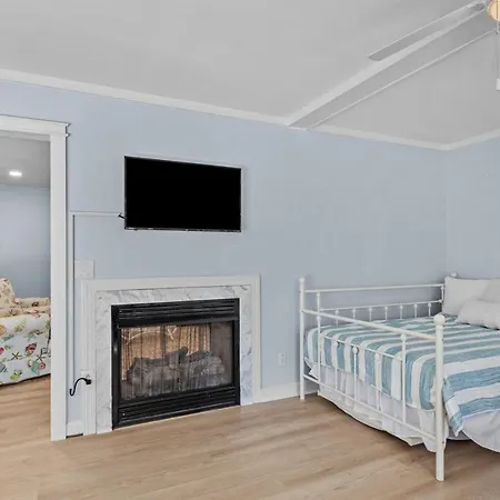 The Blue Lagoon Pine Knoll Shores Extérieur photo